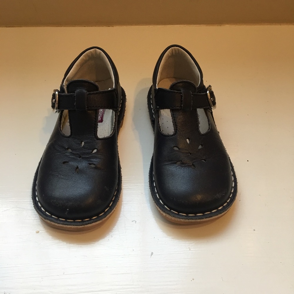 L’amor Girls size 11 navy Mary Jane dress shoes